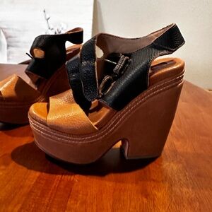 Gee Wawa Anthropology Platform Wedge Sandals in Black and Tan